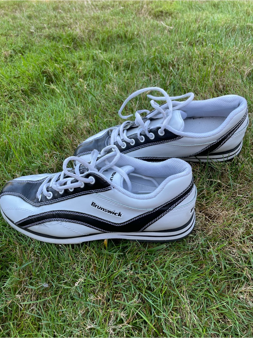 8.5 Bridget Brunswick bowling shoes